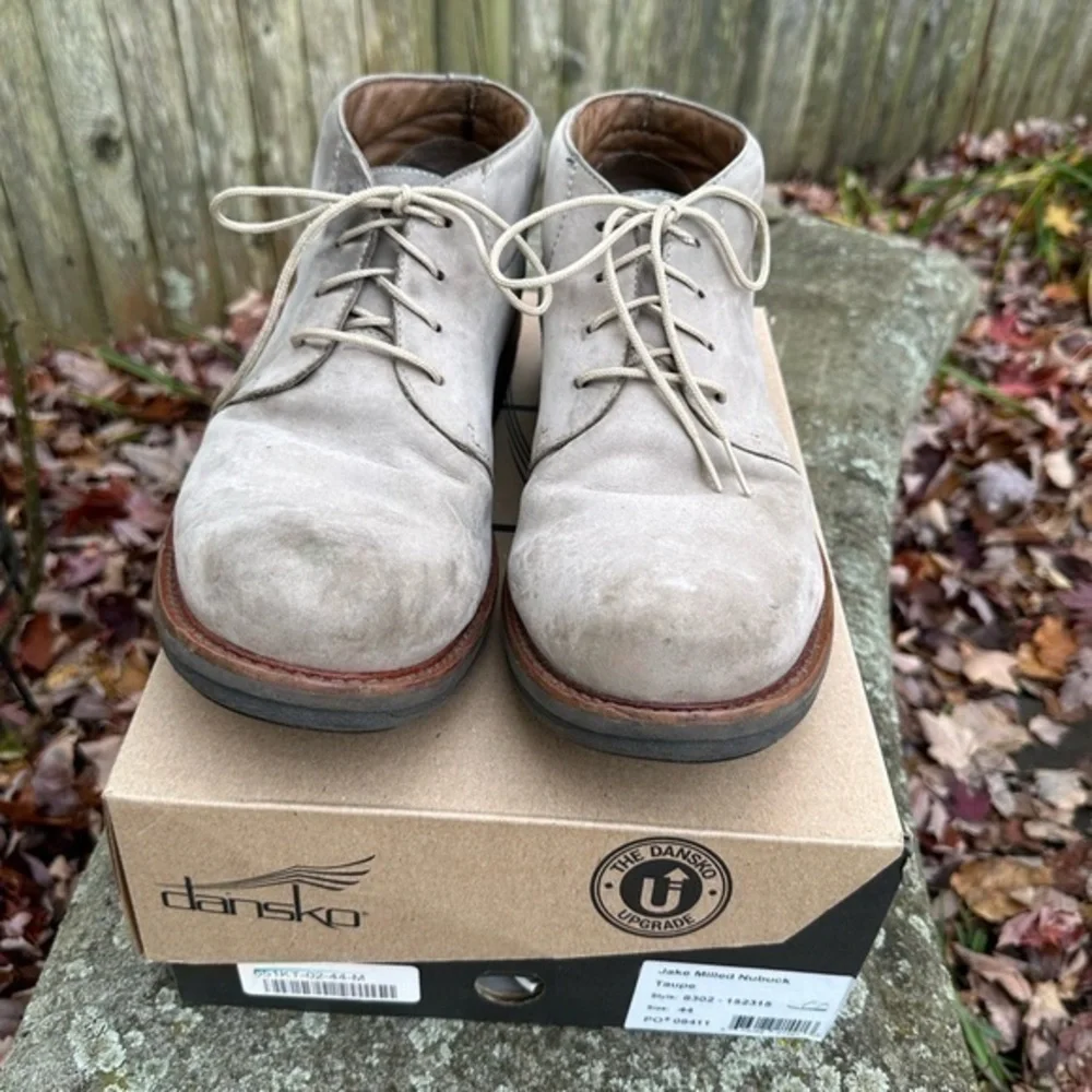 Dansko Men’s Jake Milled Nubuck Taupe Chukka Boots -‎ Size 10.5M
